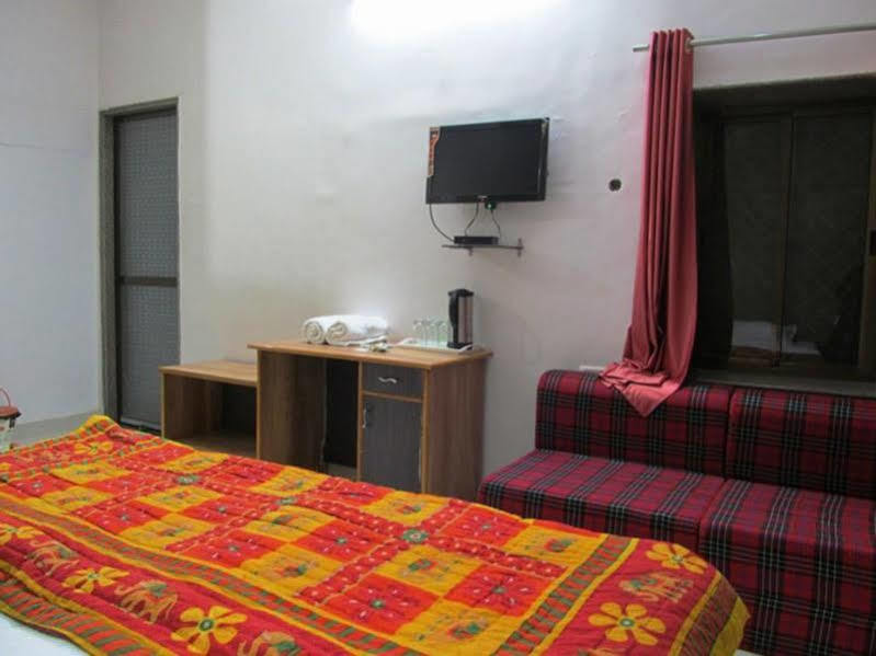 Forest Eco Lodge Ábú-hegy Kültér fotó